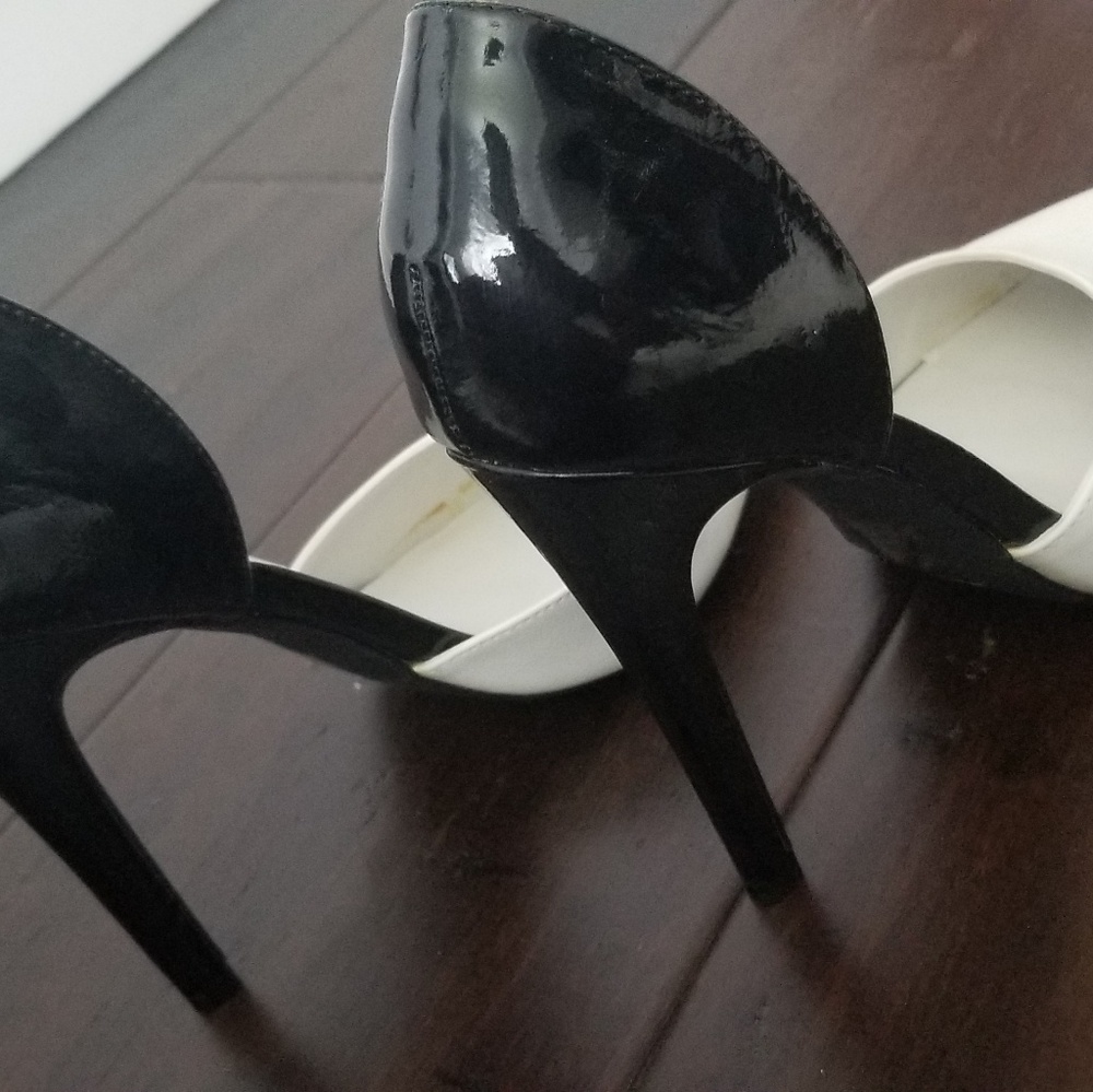 Heels - Picture 3 of 3